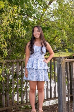 Tara Ludwig Spring Photos